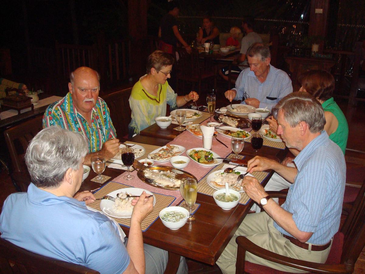 Viang Yonok Hotel, Restaurant, Sports Club Chiang Saen Exterior photo